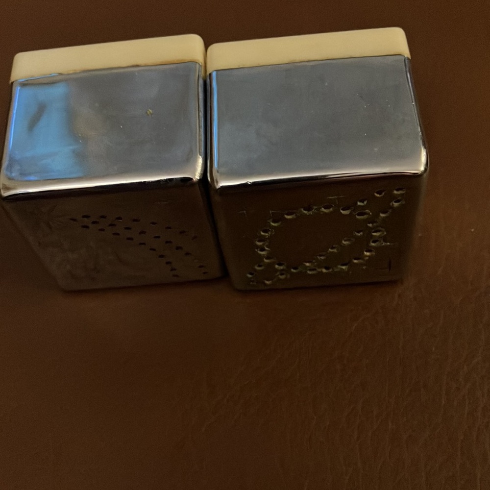 Vintage 1930’s world’s fair salt and pepper shakers planet and star used - Picture 4 of 4